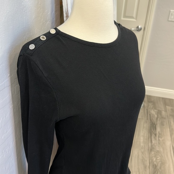 Ralph Lauren Size Medium Black Ribbed Top w Silver Button Shoulder accent detail - Picture 5 of 7
